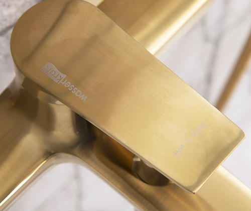 Смеситель для ванны или душа Wasserkraft Aisch 5501 настенный 
без термостата матовое золото