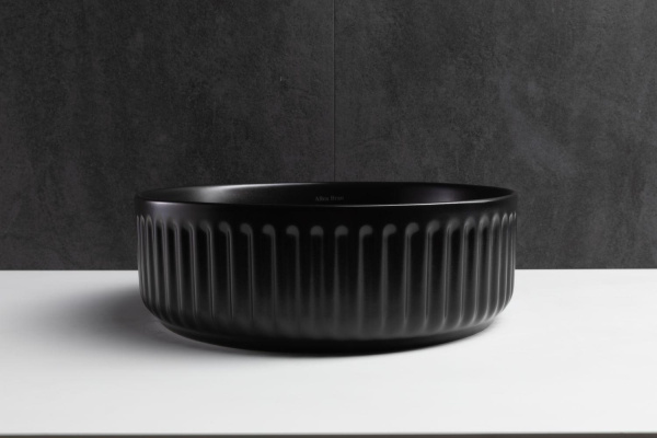 Раковина накладная круглая Allen Brau Fantasy 4.11032.31 керамика цвет черный матовый