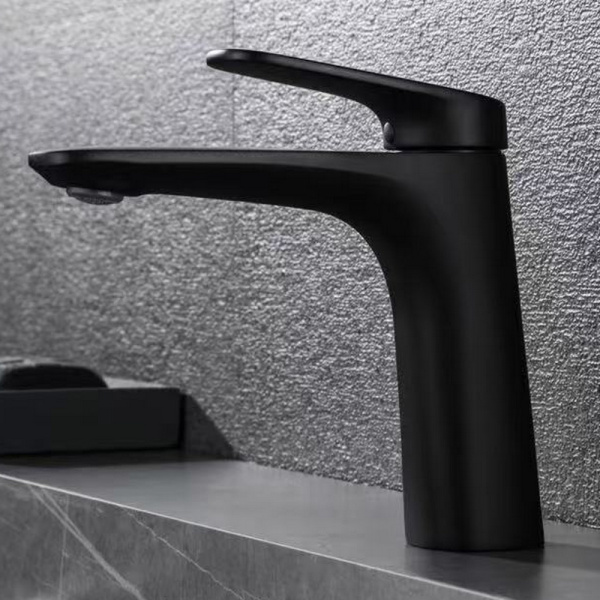 Смеситель для раковины Black&White Universe UK8701B черный