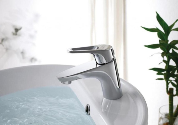 Смеситель для раковины Bravat Drop-D F148162C хром