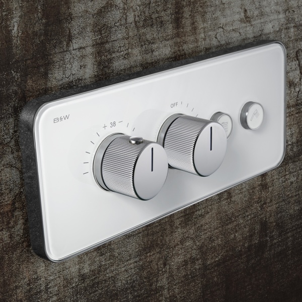 Душевая система со смесителем Black&White Universe U7646 монтаж встраиваемая  в стену с термостатом хром