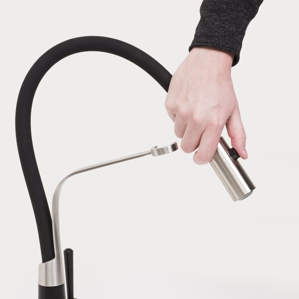 Смеситель для кухни Wasserkraft  A8417 без подключения к фильтру черный/хром