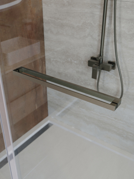 Душевой угол Cezares Lux LUX-A-FS-11-100-C-GM квадратный 100x100 стекла прозрачные, профиль оружейная сталь