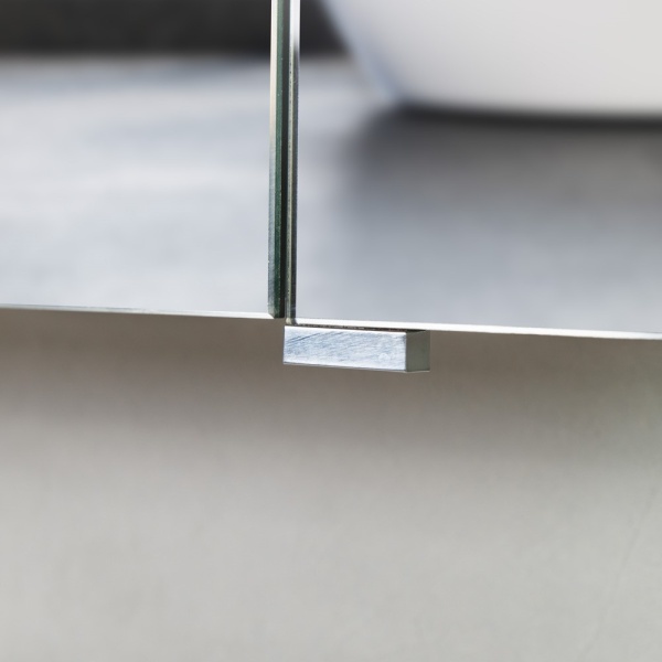 Зеркальный шкаф с подсветкой BelBagno  SPC-3A-DL-BL-1200 120 см  сенсор