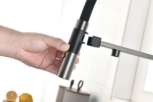 Смеситель для кухни Paulmark Gravity Gr213888-GM с подключением к фильтру вороненая сталь