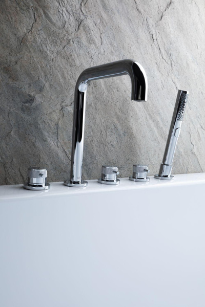 Смеситель для ванны Allen Brau Priority 5.31007-00 на борт ванны 
без термостата хром