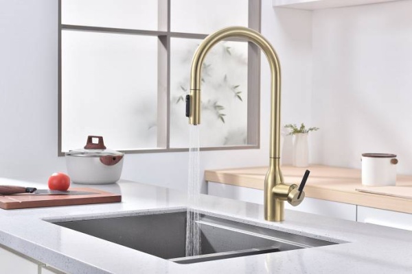 Смеситель для кухни Paulmark Universal Un213880-SBG с подключением к фильтру светлое брашированное золото