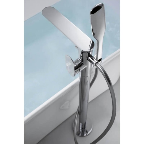 Смеситель для ванны Bravat Gina F665104C-B3-ENG напольный 
без термостата хром