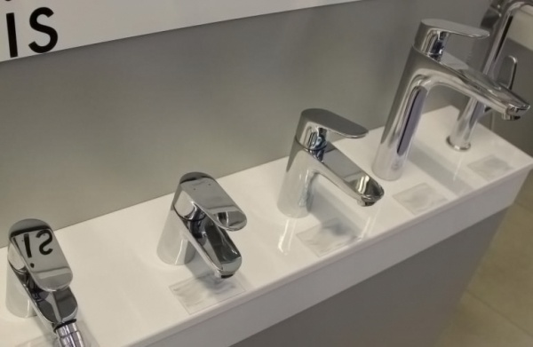 Смеситель для раковины Hansgrohe Focus 31518000 хром