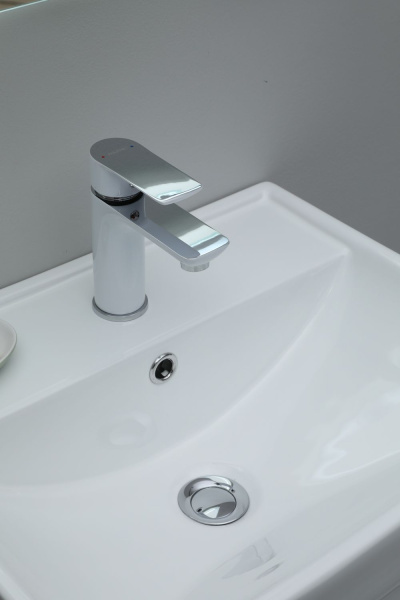 Раковина мебельная квадратная  Aquanet Ирис 00301802 керамика цвет белый