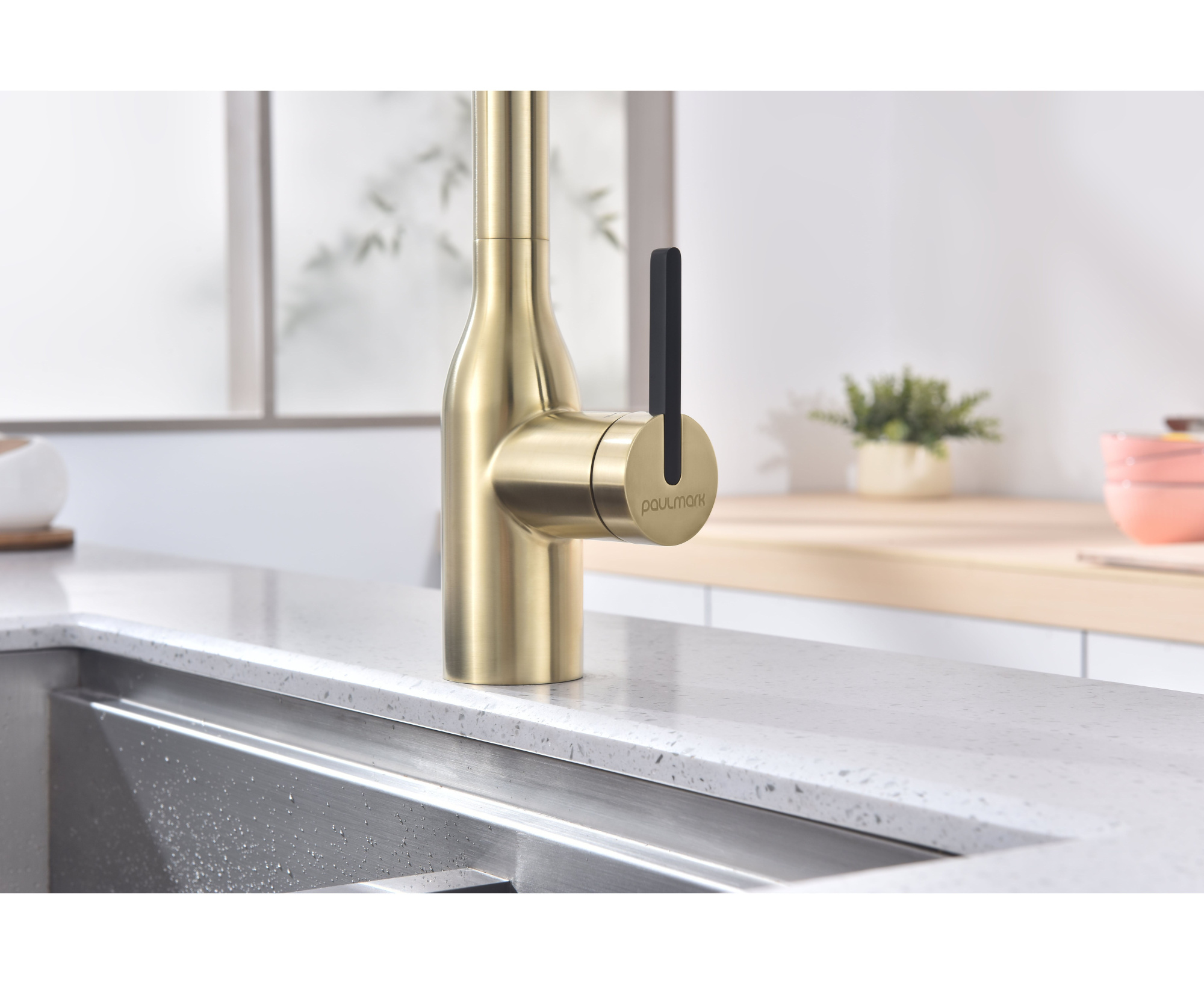 Смеситель для кухни Paulmark MAGNETO ONE Ma213188-LG с подключением к фильтру светлое золото