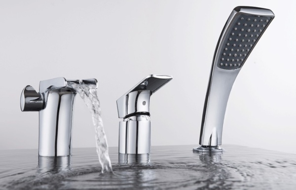 Смеситель для ванны D&K Berlin DA1434201 на борт ванны 
без термостата хром