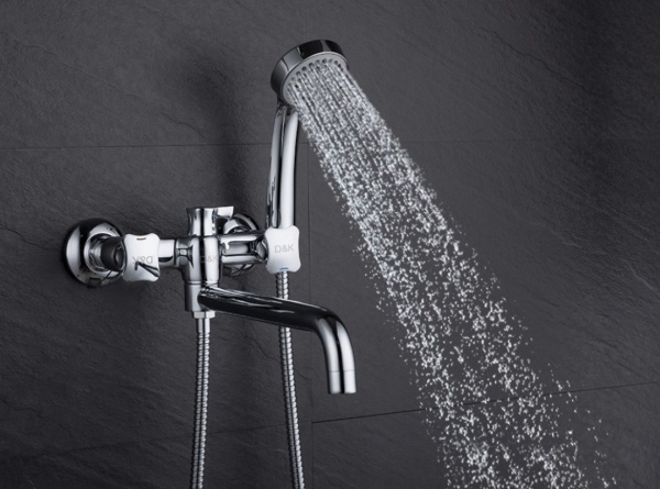 Смеситель для ванны или душа D&K Hessen DA1383301 настенный 
без термостата хром