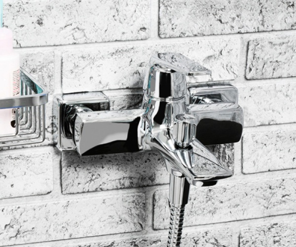 Смеситель для ванны или душа Wasserkraft Neime 1901 настенный 
без термостата хром