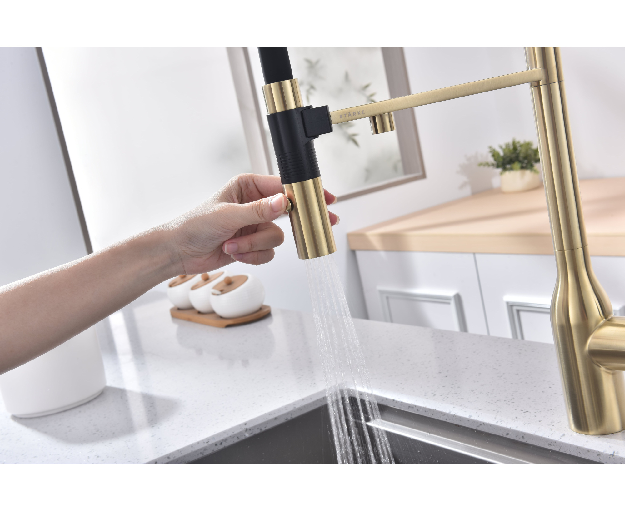 Смеситель для кухни Paulmark MAGNETO ONE Ma213188-LG с подключением к фильтру светлое золото