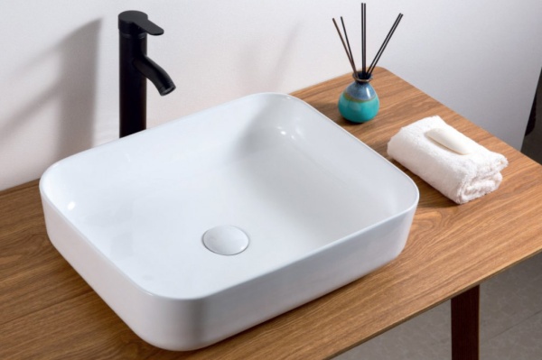 Раковина накладная прямоугольная BelBagno  BB1304 фаянс цвет белый