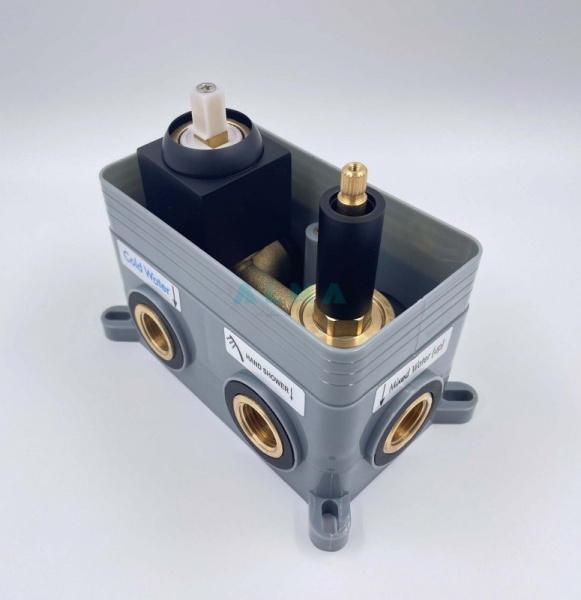 Душевая система со смесителем ALMAes Sakari TVZ-0890 монтаж встраиваемая в стену без термостата черный матовый