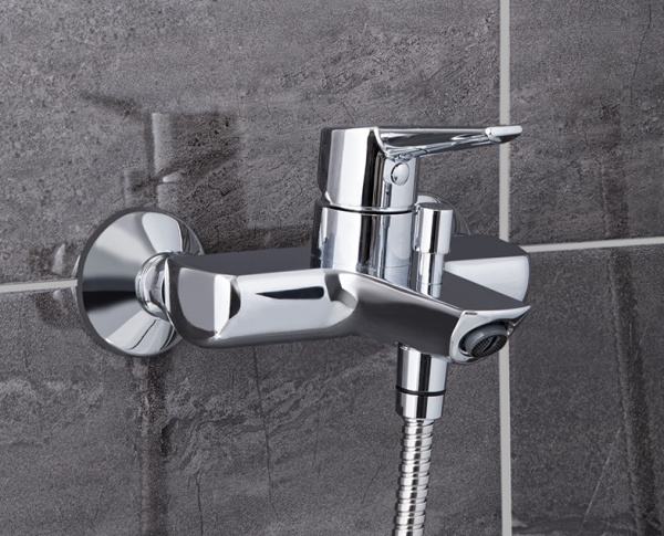 Смеситель для ванны или душа VitrA Solid S A42444EXP настенный 
без термостата хром