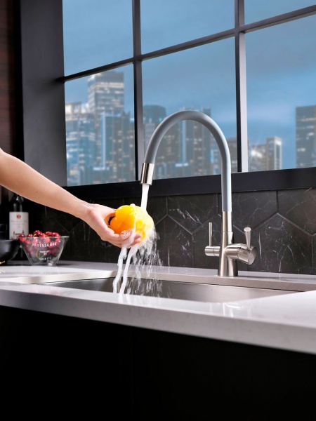 Смеситель для кухни Lemark Comfort LM3075BN с подключением к фильтру никель/серый