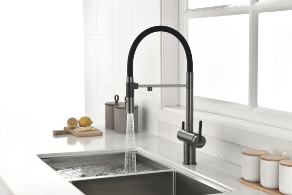 Смеситель для кухни Paulmark Gravity Gr213888-GM с подключением к фильтру вороненая сталь