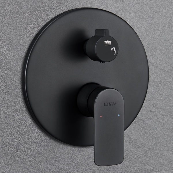 Встроенная душевая система Black&White UK8311B