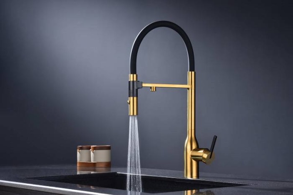 Смеситель для кухни Paulmark MAGNETO ONE Ma213188-BG с подключением к фильтру брашированное золото