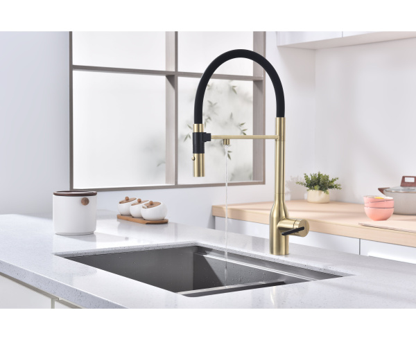 Смеситель для кухни Paulmark MAGNETO ONE Ma213188-LG с подключением к фильтру светлое золото