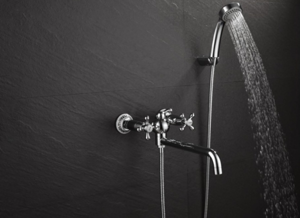 Смеситель для ванны или душа D&K Hessen DA1423341 настенный 
без термостата хром