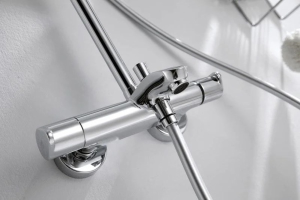 Душевая система со смесителем Bravat Waterfall F639114C-A2-RUS монтаж настенная с термостатом хром