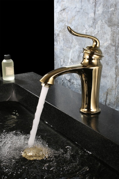 Смеситель для раковины Lemark Brava LM4706G золотой