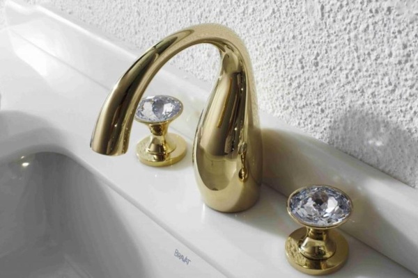 Смеситель для раковины Bravat Swan F24287G-ENG золото