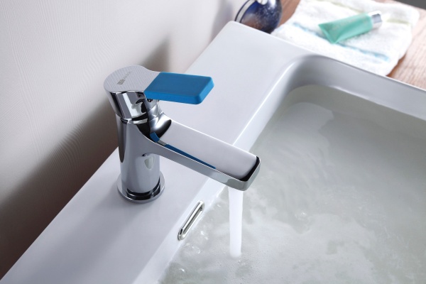 Смеситель для раковины Lemark Aura LM0606C хром