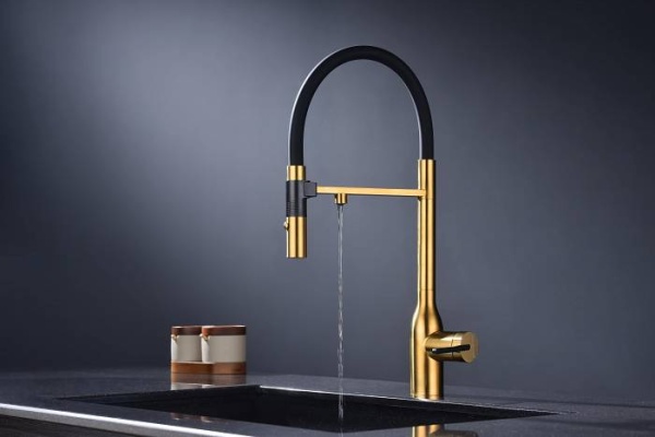 Смеситель для кухни Paulmark MAGNETO ONE Ma213188-BG с подключением к фильтру брашированное золото