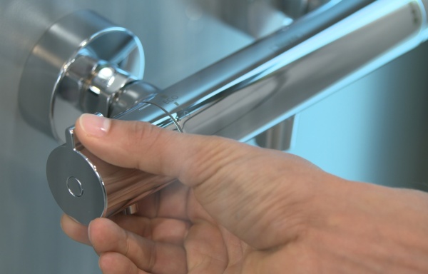 Смеситель для душа Hansgrohe Ecostat 13211000 настенный 
с термостатом хром