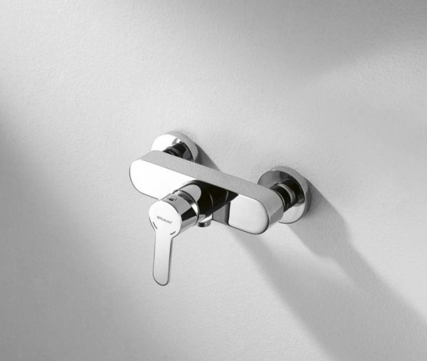 Смеситель для душа Bravat Stream F93783C-01A настенный 
без термостата хром