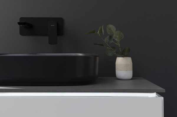 Раковина накладная овальная Allen Brau Fantasy 4.11022.31 керамика цвет черный матовый