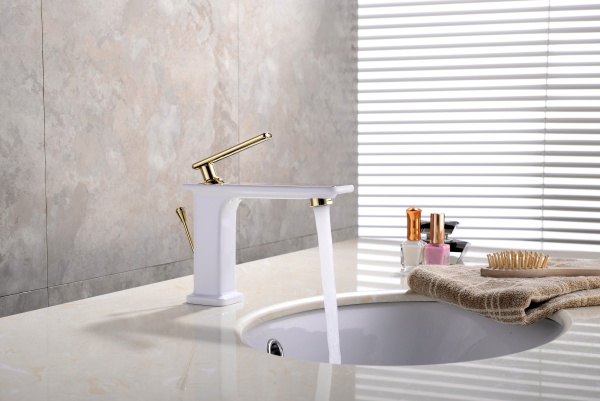 Смеситель для раковины Lemark Mista LM6406WG золотой/белый