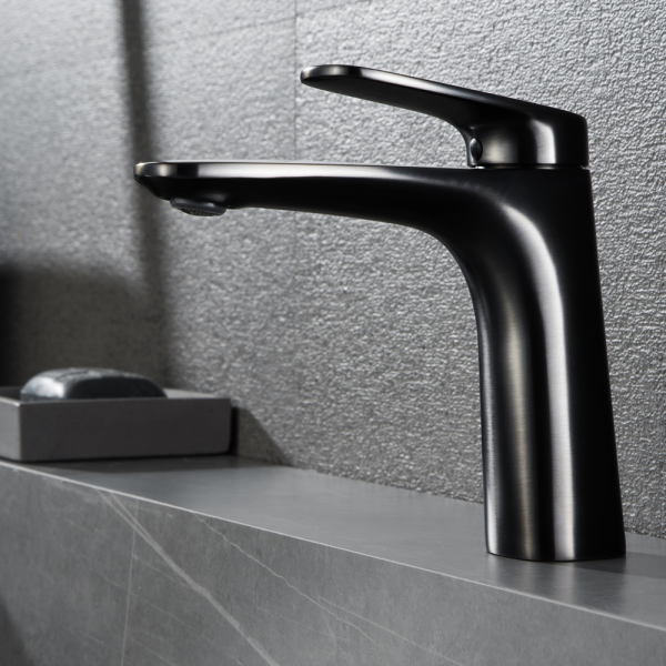 Смеситель для раковины Black&White Universe UK8701B черный